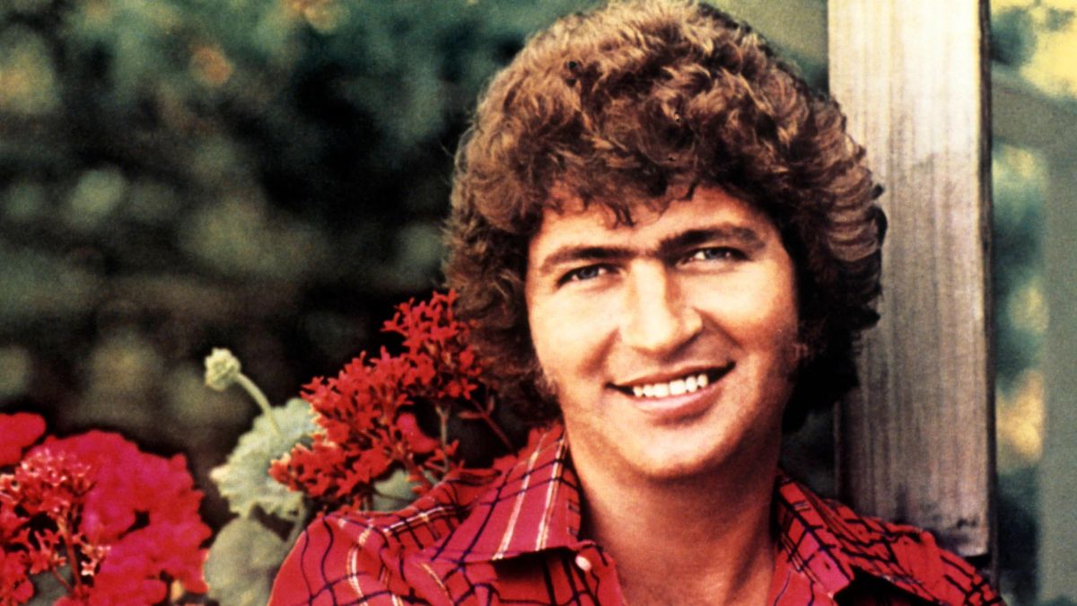 Mac Davis Net Worth and Earnings in 2023