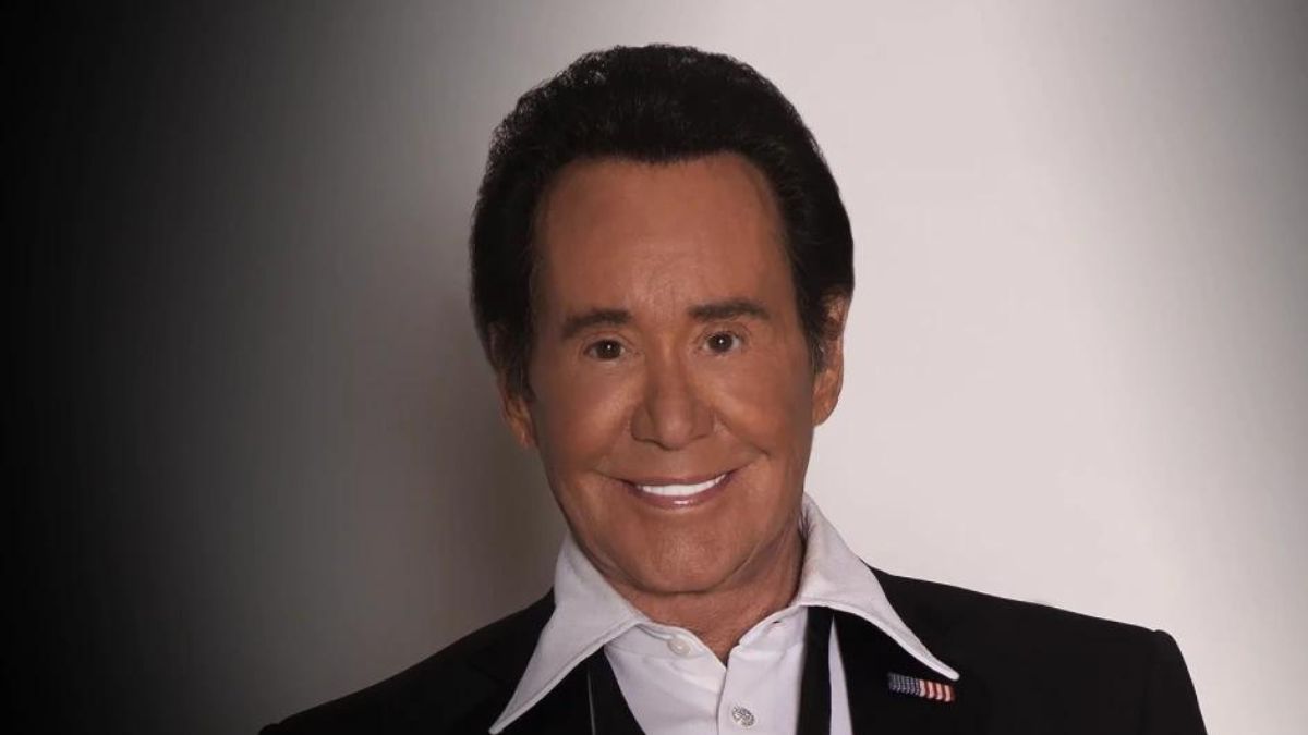 Net Worth, Salary & Earnings of Wayne Newton in 2023